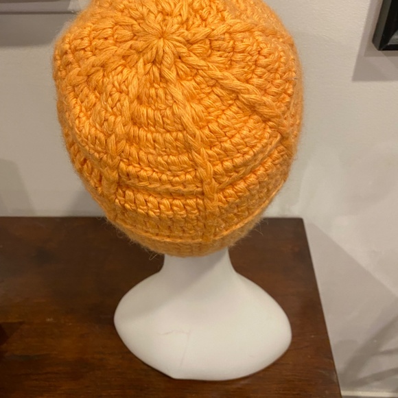 Women’s wool /alpaca mix touque - Picture 4 of 7